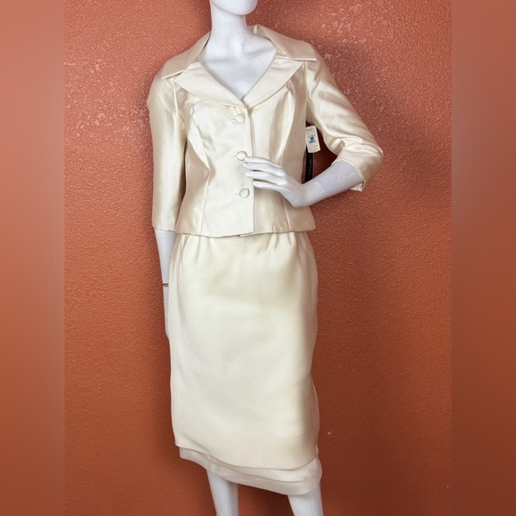 Carmen Marc Valvo Cream Pencil Skirt Set - Picture 1 of 16